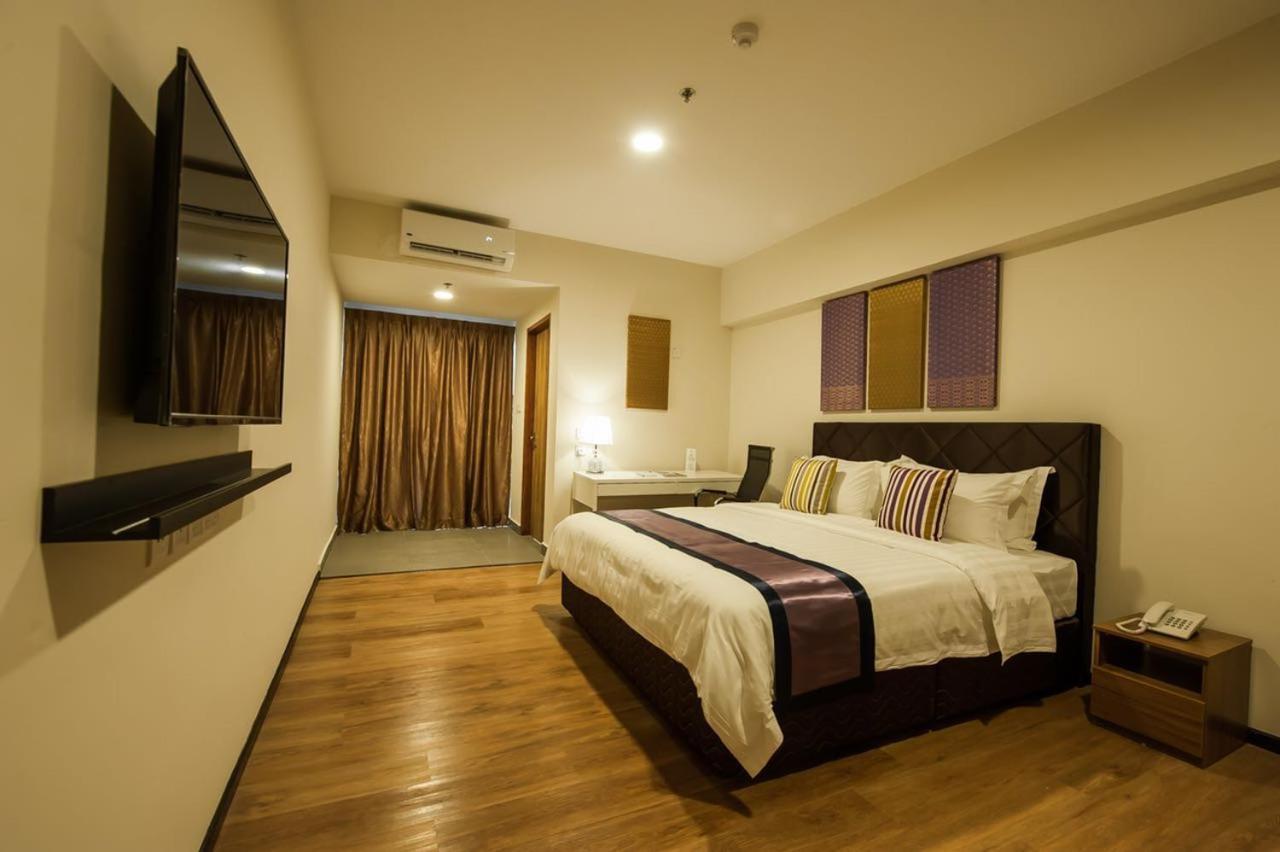 Aman Hills Hotel Kampong Timbunan Екстериор снимка