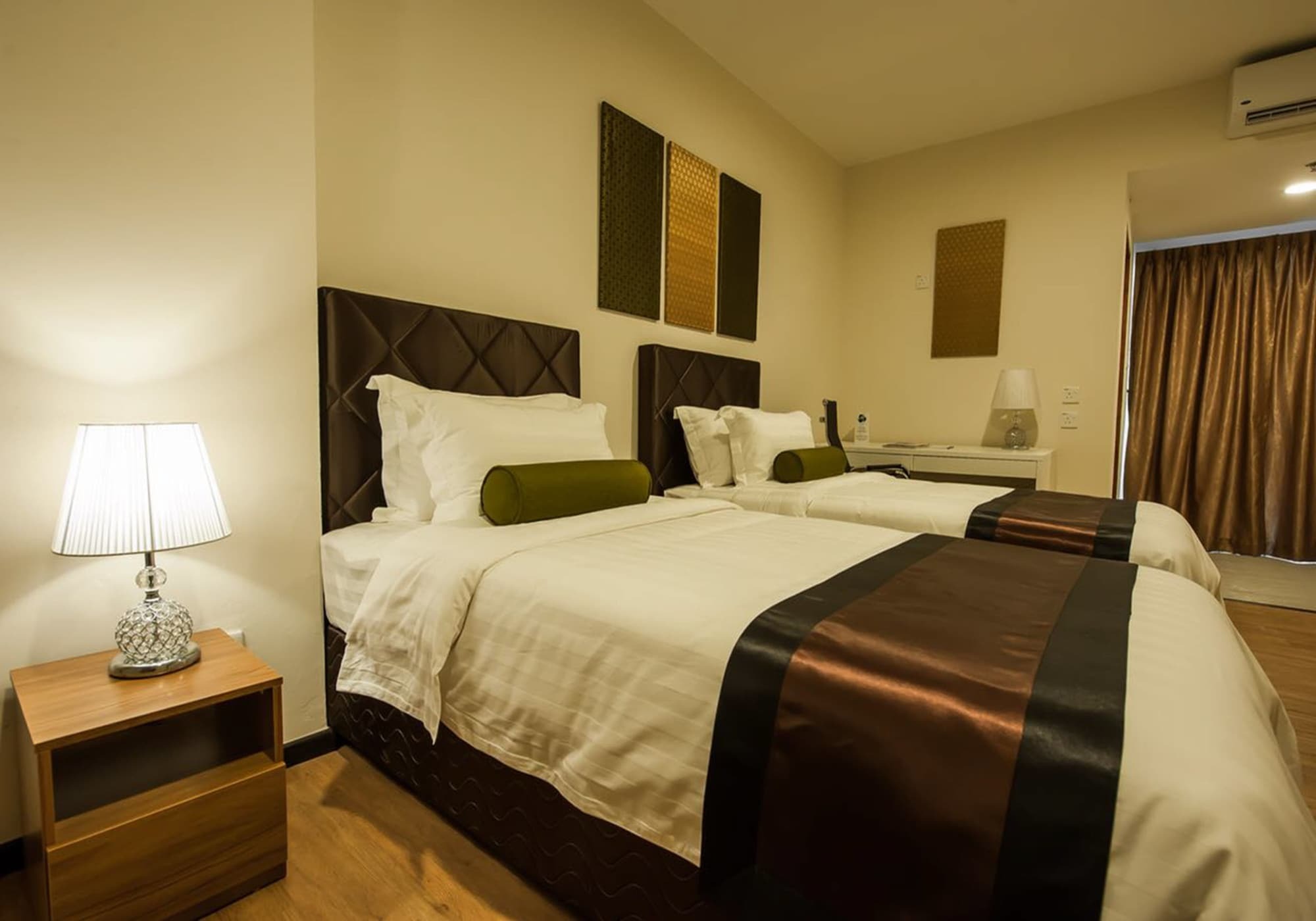 Aman Hills Hotel Kampong Timbunan Екстериор снимка